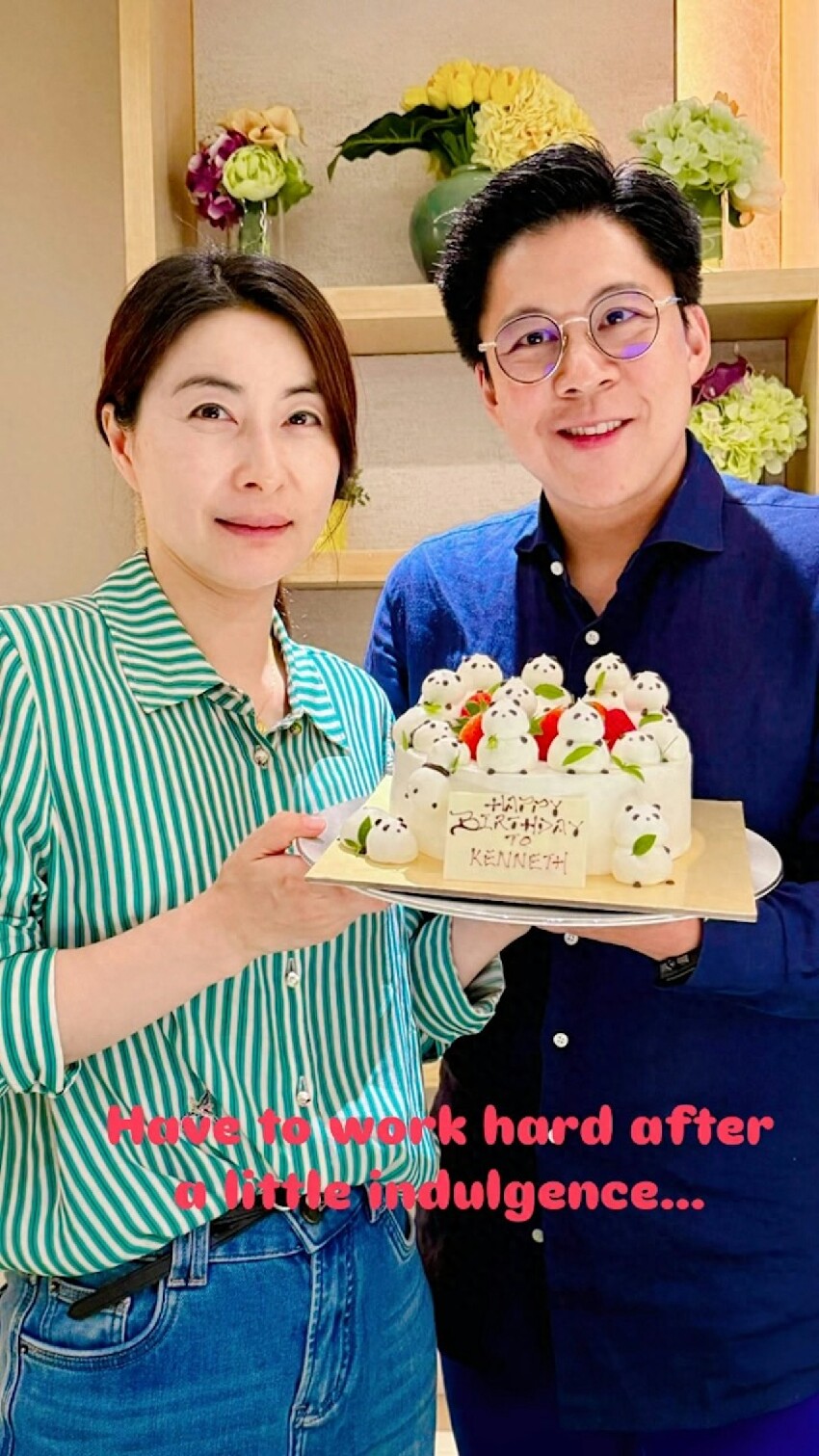 霍啟剛47歲生日晒夫妻合照,稱感恩一路有你,郭晶晶捧蛋糕出鏡超甜蜜