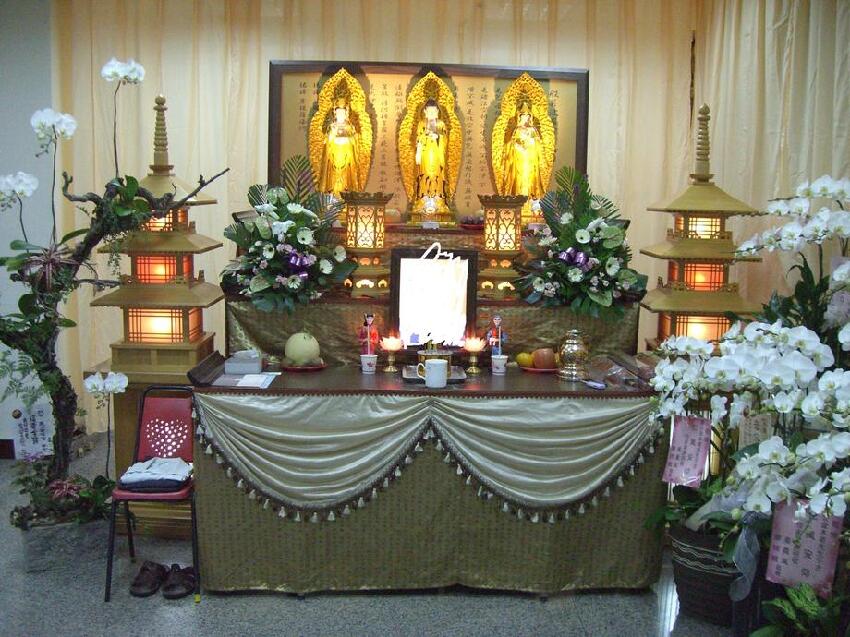 知名老闆告別式！女秘書突然嗆聲「跟你爸睡很久了」　正宮靈堂前「看生前調情」崩潰