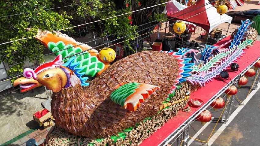 山陀兒來襲！東港迎王祭急拆「龍麟鳳羽」1500斤烏魚子、乾魷魚