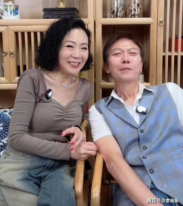 65歲魏秋樺近況曝光，美艷動人韻味十足，跟錢小豪罕見同框！