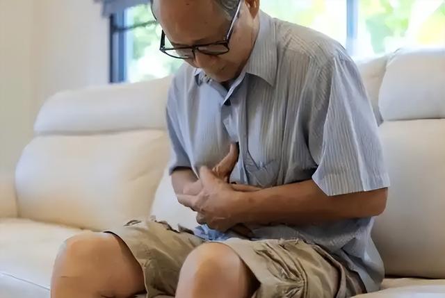 胃病最怕的早餐！醫生再三苦勸：胃不好的人，早餐可多吃這3樣
