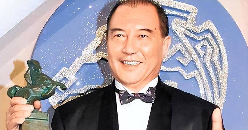 原創             強奪舒淇初夜，槍指劉德華，間接害死古龍，死後連女兒都不肯送葬