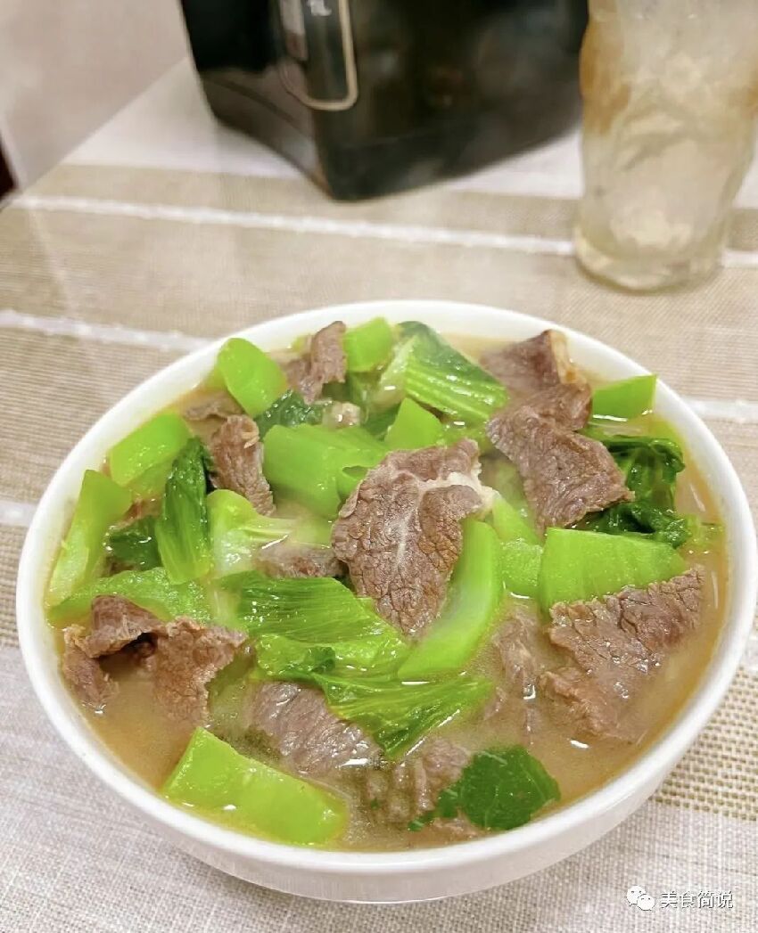 50歲以後要養骨，多吃這五種食物，腿腳有勁身體好