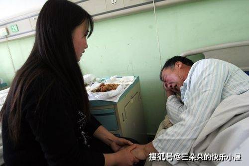 家產全給女兒！父親剛去世「哥嫂就來爭家產」　他們在棉被裡「翻出的信」讓我選擇報警