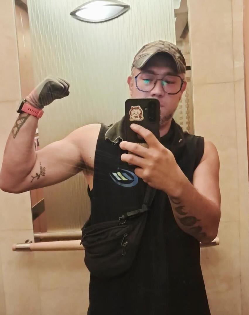 張致恆帶兒子申請醫療豁免，稱四個兒子三個多病，做搬運工收入低