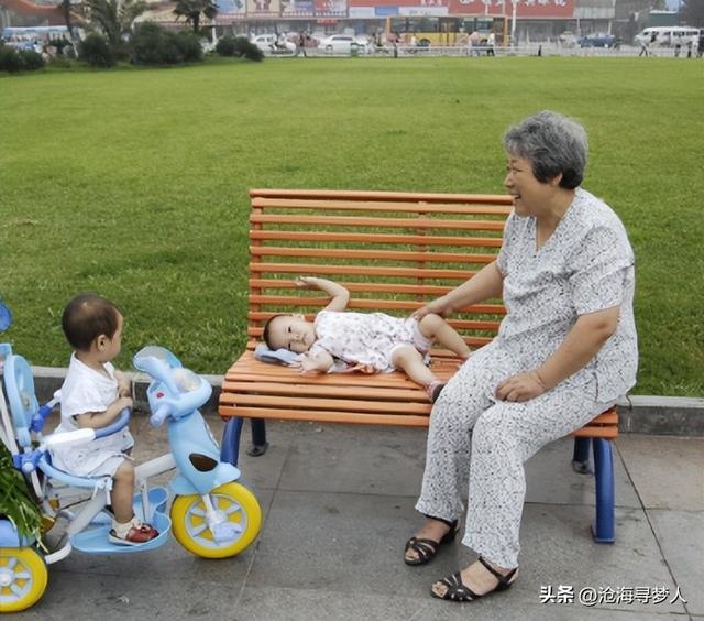 「我超期待退休！退休前我就規劃好生活，想去學跳舞、去旅遊，結果我退休隔天媳婦就打來給我2個選擇：『媽，您是要帶孫子，還是每月給我1萬8退休金?』」 # 接下來兒子出聲了