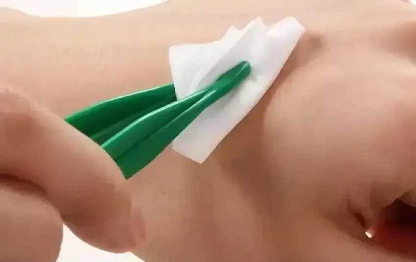 40歲女「高燒3天不退後心臟衰竭」查不出病！ 老醫生脫下她褲子「真相曝光」大家都愣了：完全沒想到…