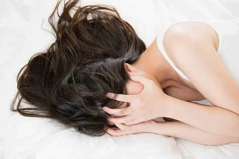 40歲女「高燒3天不退後心臟衰竭」查不出病！ 老醫生脫下她褲子「真相曝光」大家都愣了：完全沒想到…