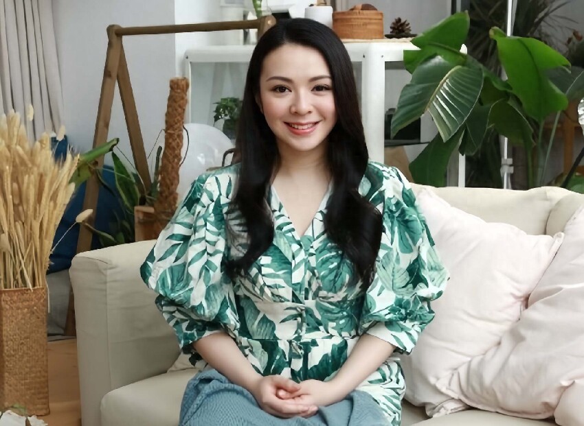 恭喜！香港樂壇小天后新戀情曝光，前男友破產後忍痛分手