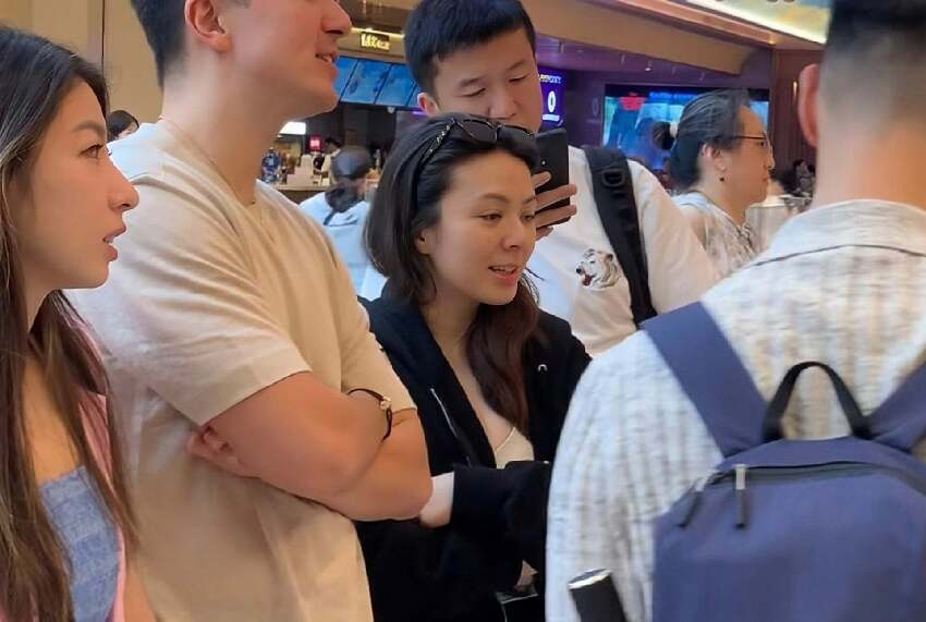 恭喜！香港樂壇小天后新戀情曝光，前男友破產後忍痛分手