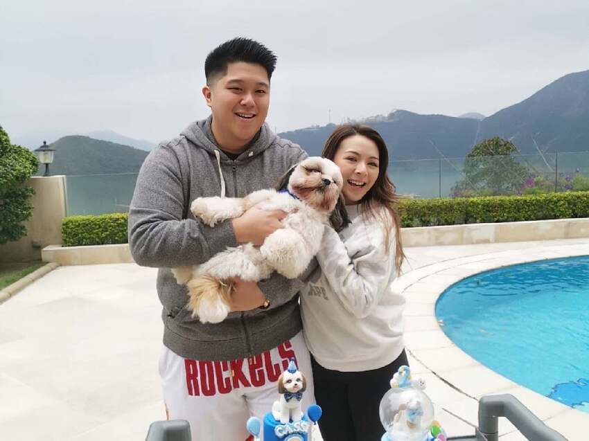 恭喜！香港樂壇小天后新戀情曝光，前男友破產後忍痛分手