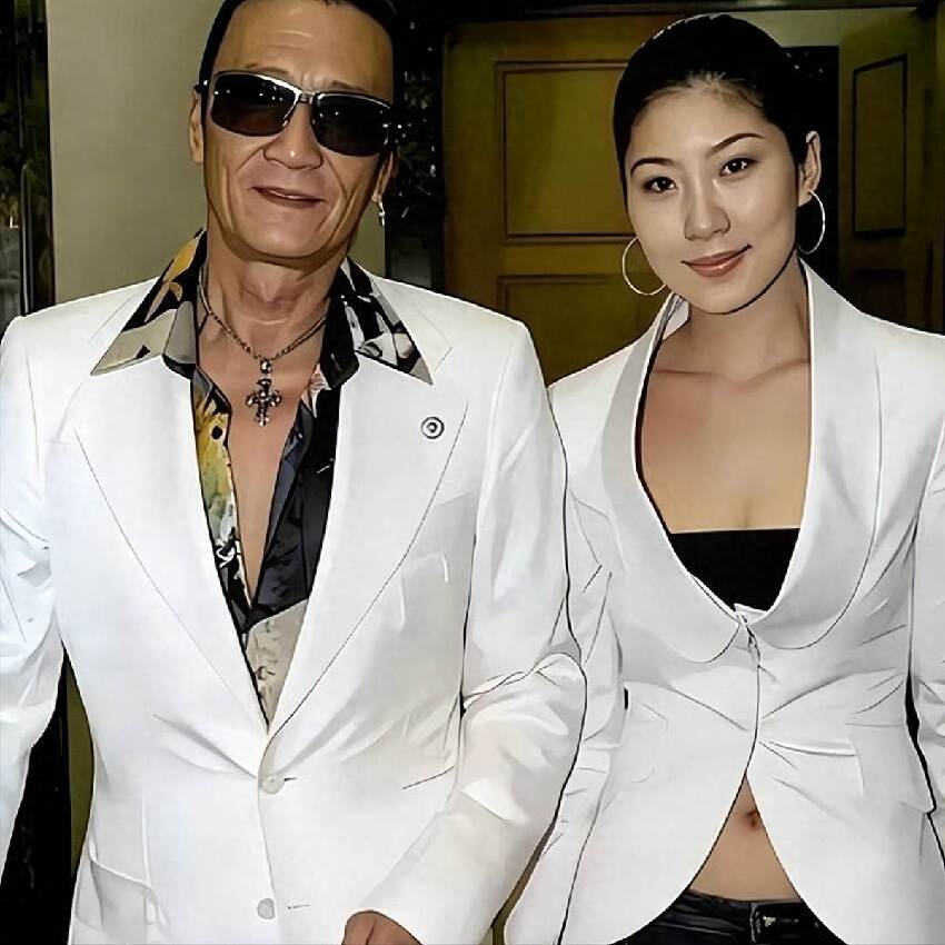 三胎生父被扒後，謝賢前女友曝猛料，原來謝霆鋒娶張柏芝是賭氣