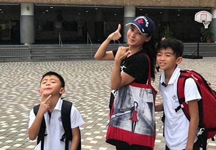 三胎生父被扒後，謝賢前女友曝猛料，原來謝霆鋒娶張柏芝是賭氣