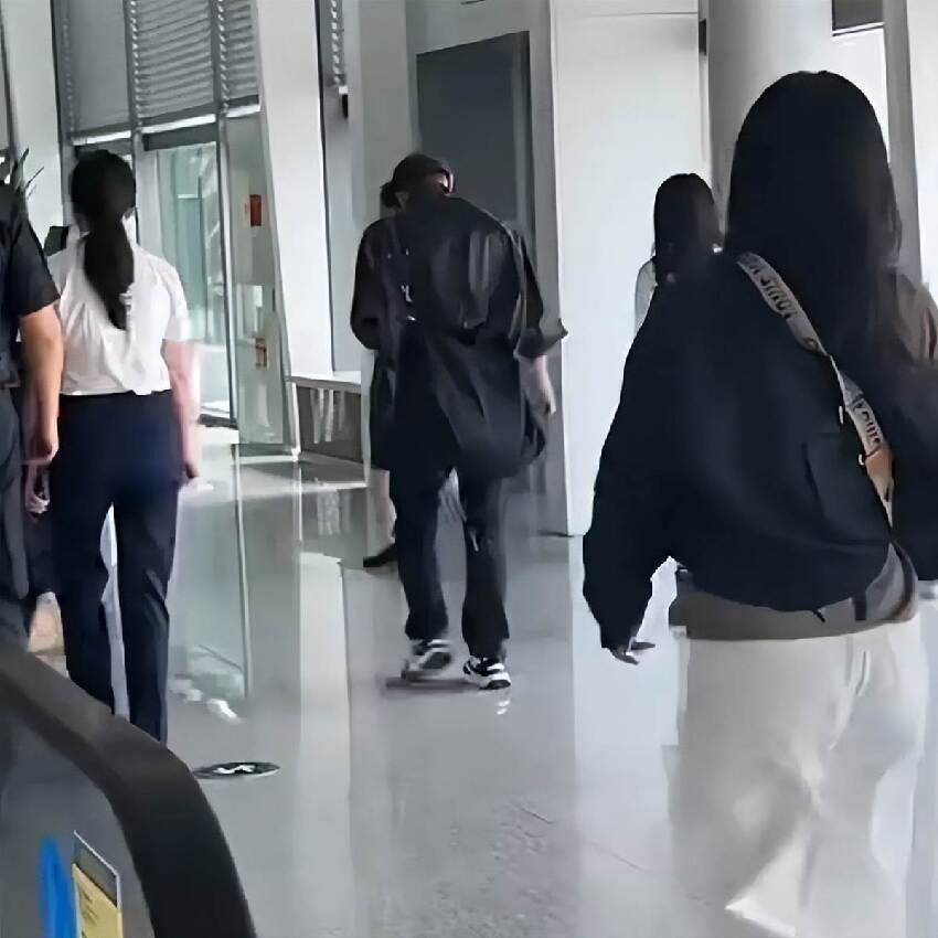 三胎生父被扒後，謝賢前女友曝猛料，原來謝霆鋒娶張柏芝是賭氣