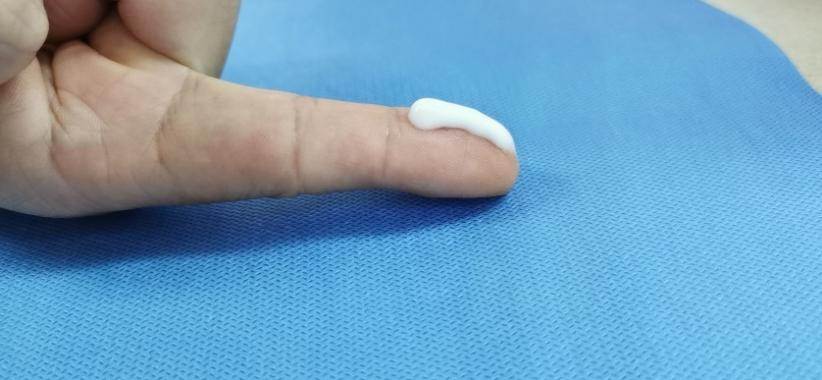 妻子懷疑丈夫出軌！發現丈夫身上驚現粉色「蟲卵」醫生檢查後大驚：這不是蟲卵，快報警！