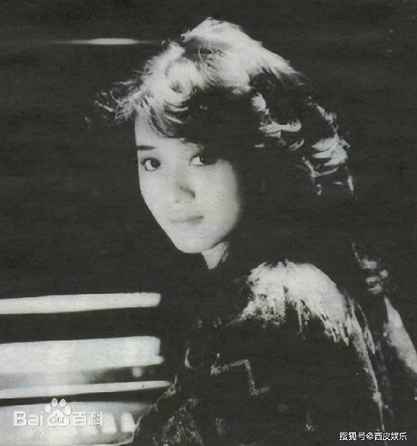 她是一代歌后！「在劉德華懷中」向眾人告別　因患重疾「身穿紙尿褲」強撐唱完最後一首歌