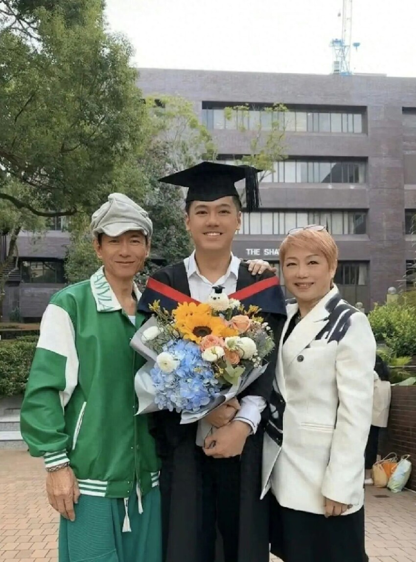 TVB昔日男神母親離世，消瘦散心無人認出，逛街險被行人撞到