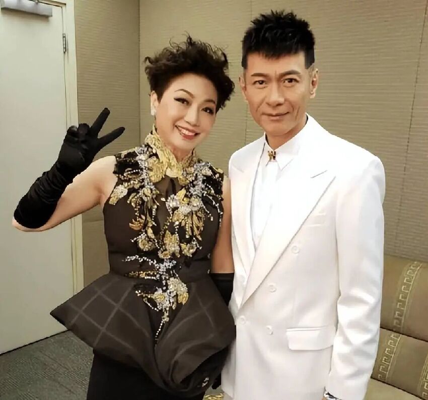 TVB昔日男神母親離世，消瘦散心無人認出，逛街險被行人撞到