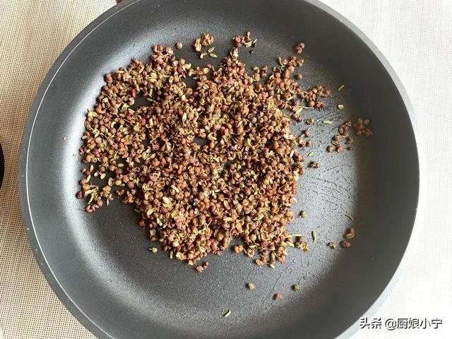 原來自製椒鹽這麼簡單，裡面加點它味道更香，無添加，比買的放心