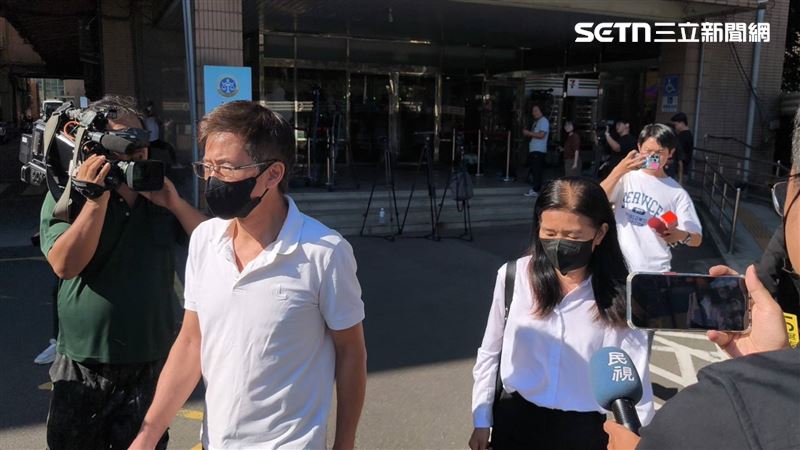 Andy自嘲「一無所有」續查帳討公道　家寧父母現身法院調解：5分鐘破局