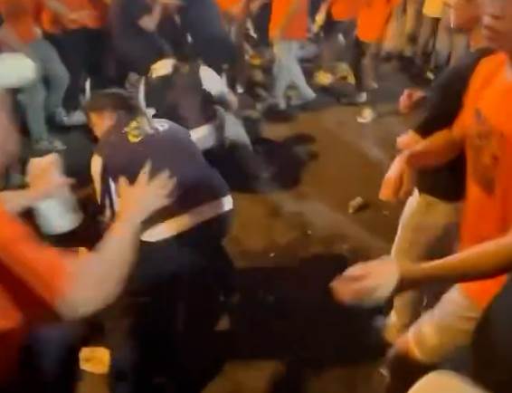 大甲盃開打！橘衣+9團圍毆滅團警！2警被打到倒下流鼻血、寡不敵眾...