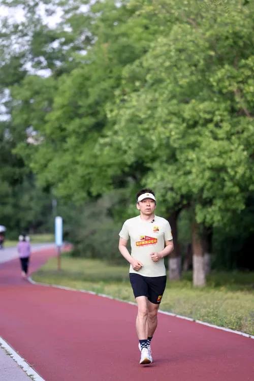 王晶春節首次公開北京豪宅，在朝陽公園對面已住10年內設高端會所