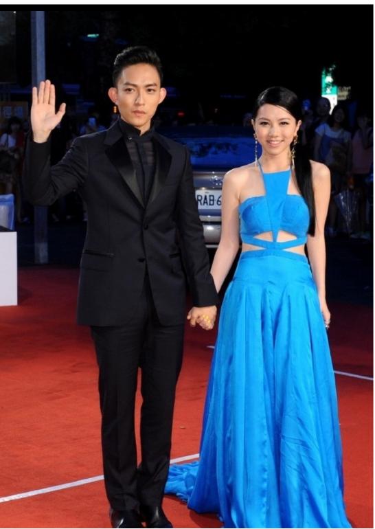 香港知名女星患一病，被母親隱瞞34年，靠意志力硬撐153場巡演