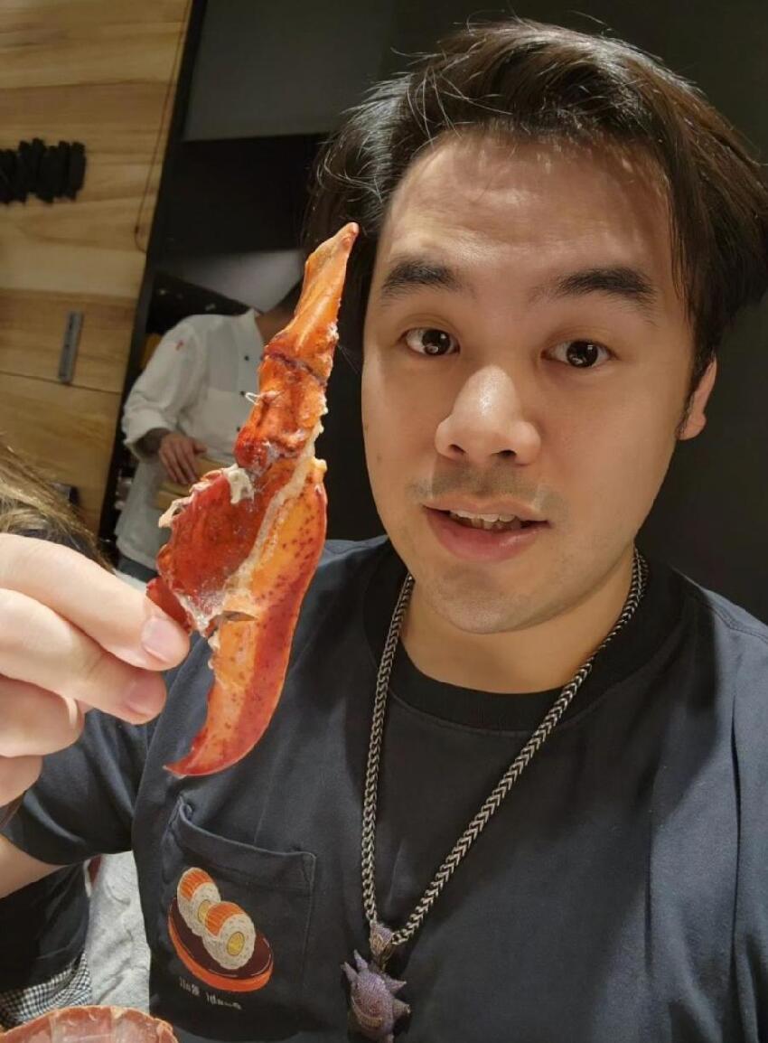 鍾鎮濤35歲兒子告別香港,感慨在當地無人認識,移居上海開咖啡館
