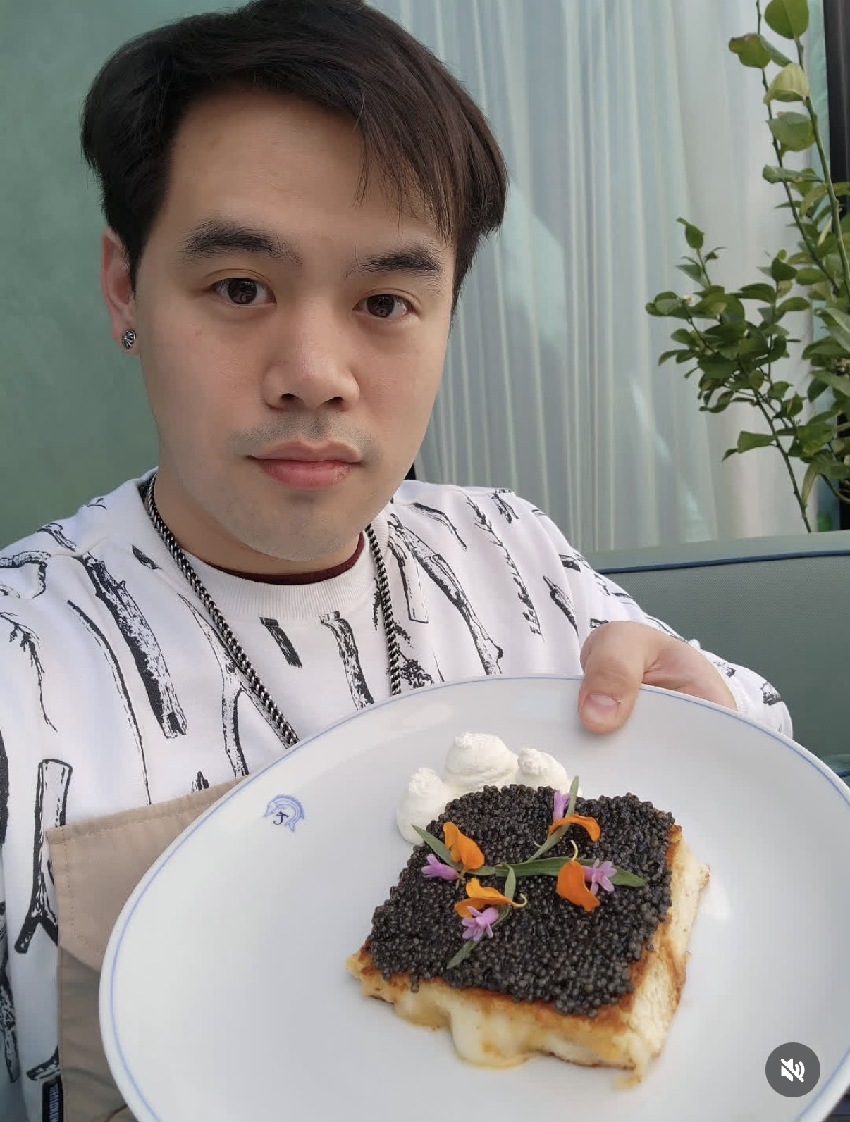 鍾鎮濤35歲兒子告別香港,感慨在當地無人認識,移居上海開咖啡館