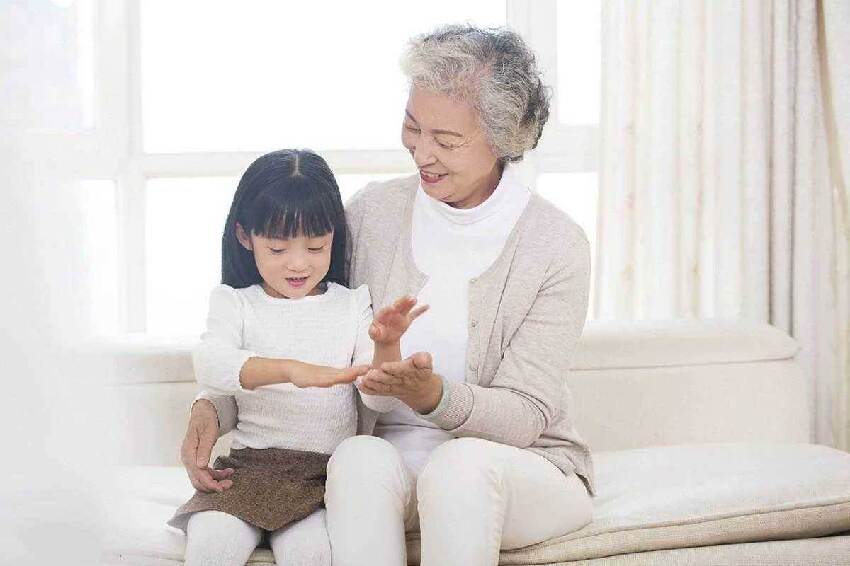 老人是真疼孩子還是假疼孩子從這3個方面能看出,虛情假意會招人煩