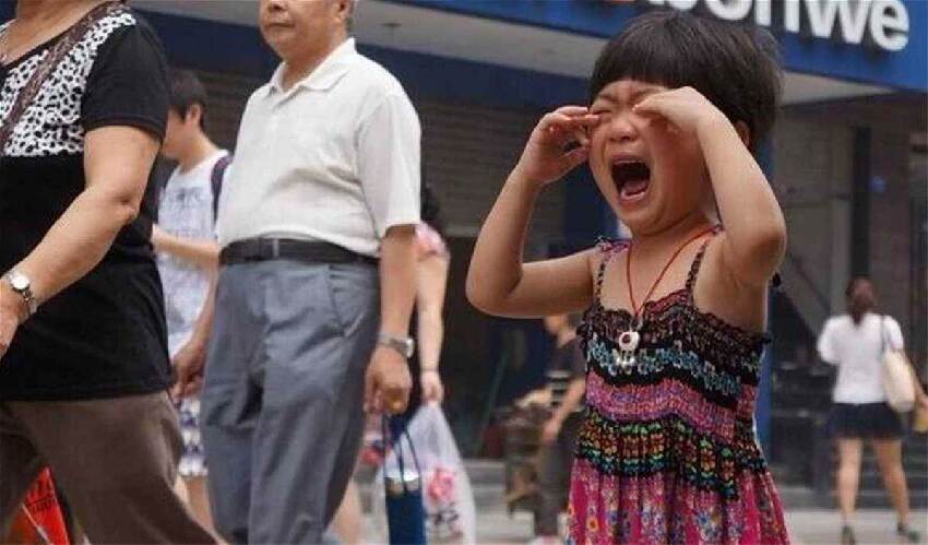 為什麼孩子喜歡要家長抱?「愛抱抱」孩子的3個需求,家長要了解