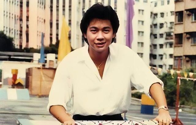 香港知名男星復出開演唱會,身材發胖到不敢認,說錯話被封殺多年