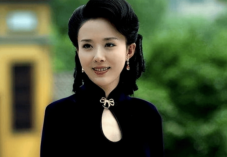 著名的女演員顏丹晨：44歲勇敢給小丈夫生子，她曾因最美嫦娥走紅