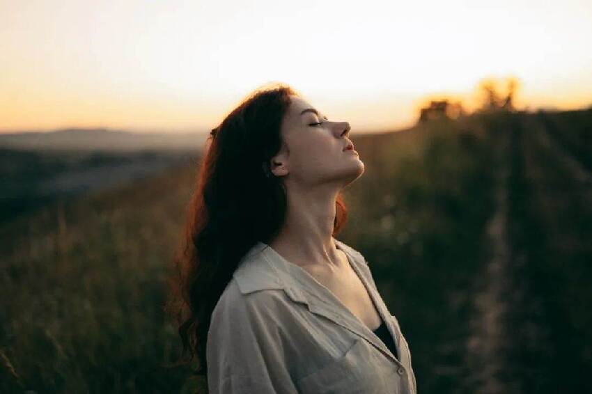 高情商的女人，閉口不提這三個隱私，傻女人逢人就說！