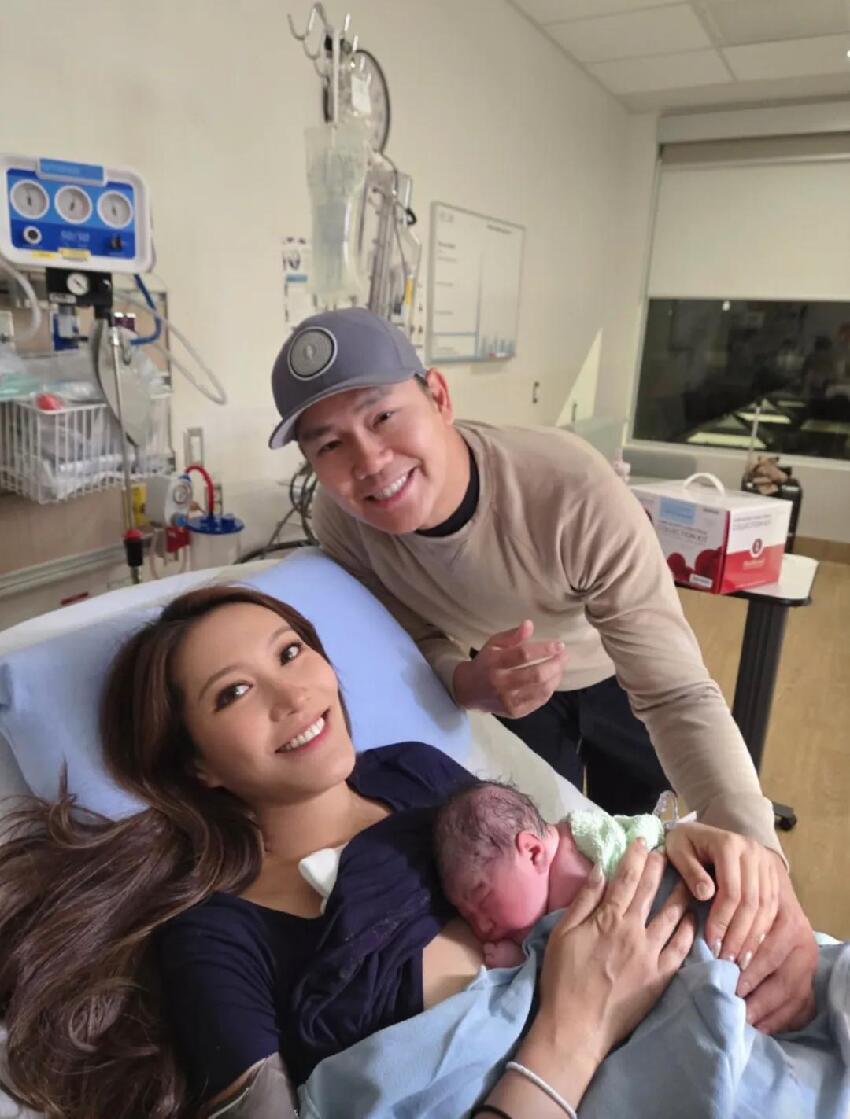 38歲前港姐誕下二胎女兒!極速順產醫生都來不及到場,羊水突然穿破噴了老公一身