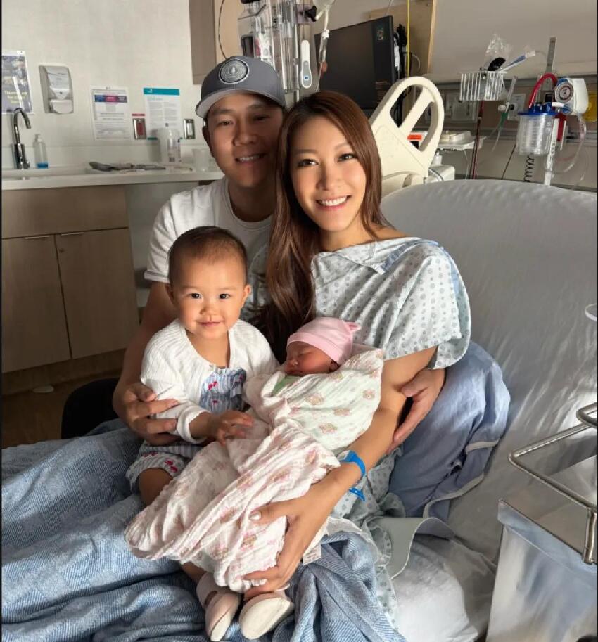 38歲前港姐誕下二胎女兒!極速順產醫生都來不及到場,羊水突然穿破噴了老公一身