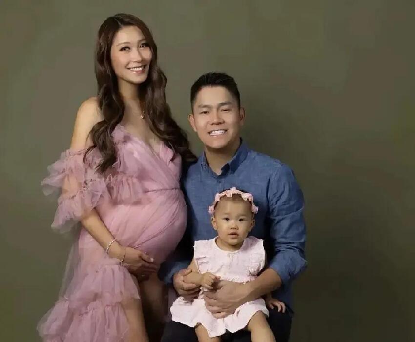 38歲前港姐誕下二胎女兒!極速順產醫生都來不及到場,羊水突然穿破噴了老公一身