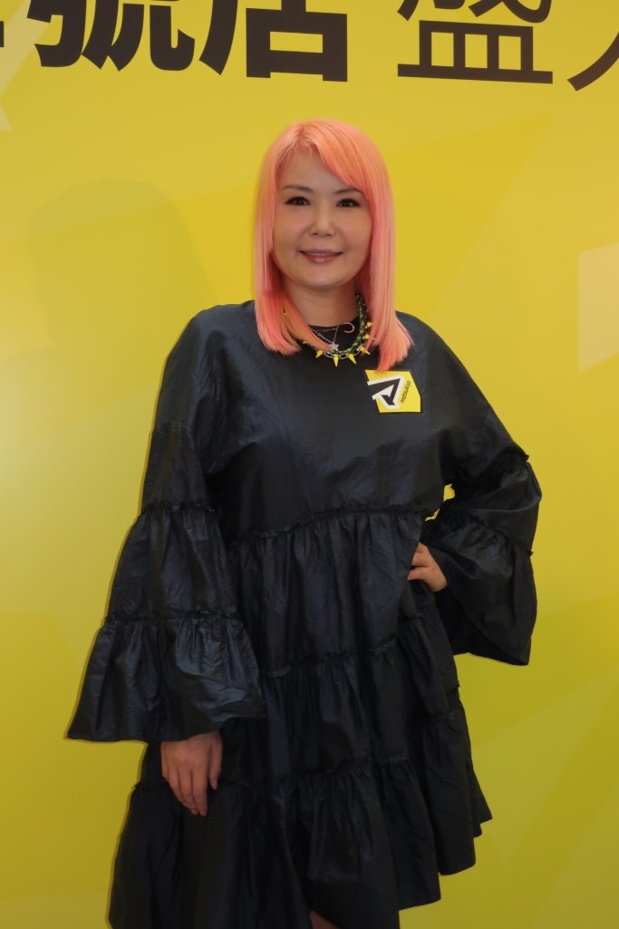 香港女星近況曝光，曾交往對象超過30位，如今已經50歲沒人敢追求