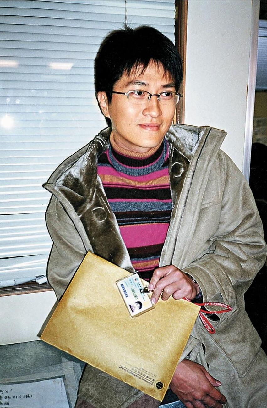 香港男星現身廣東中山!被網友嘲笑已經過氣,63歲再婚娶東北姑娘