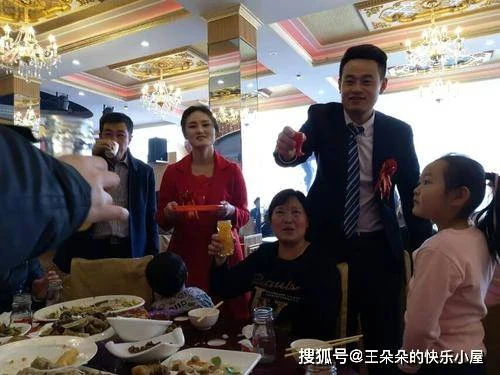 好兄弟結婚我借錢「包破萬大紅包」！ 整場喜酒我卻被冷落....直到臨走時他給我「一箱喝剩的酒」， 回家拆開後我哭到停不下來