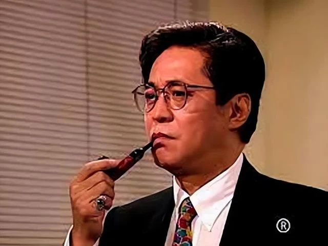 他是TVB最具貴族氣質演員，被邵逸夫高薪挖角，家境優娶模特0緋聞