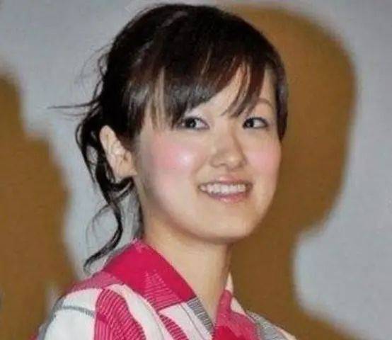 被千萬人表白，如今她26歲長成這樣！讓人不可思議！