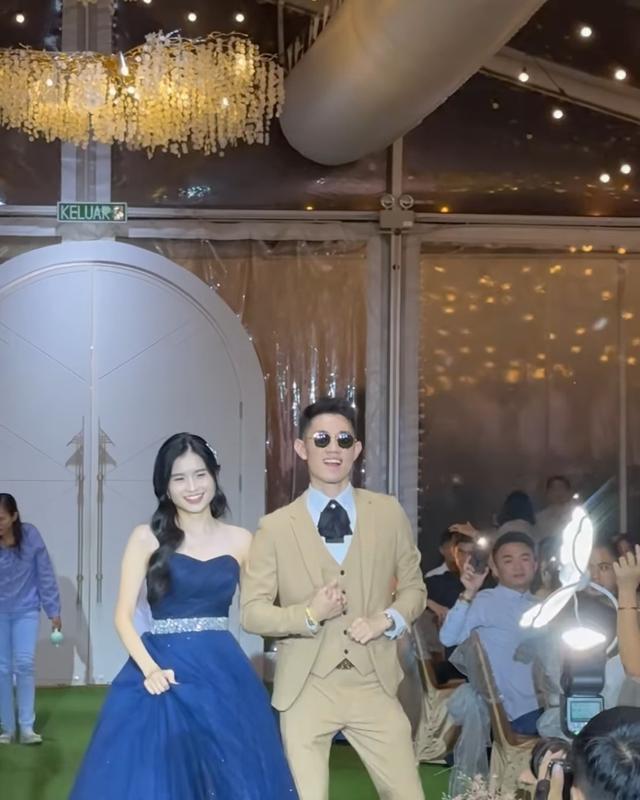 大馬女神林明禎見證三弟結婚！喜極而泣飲弟媳茶，林母美貌真驚艷