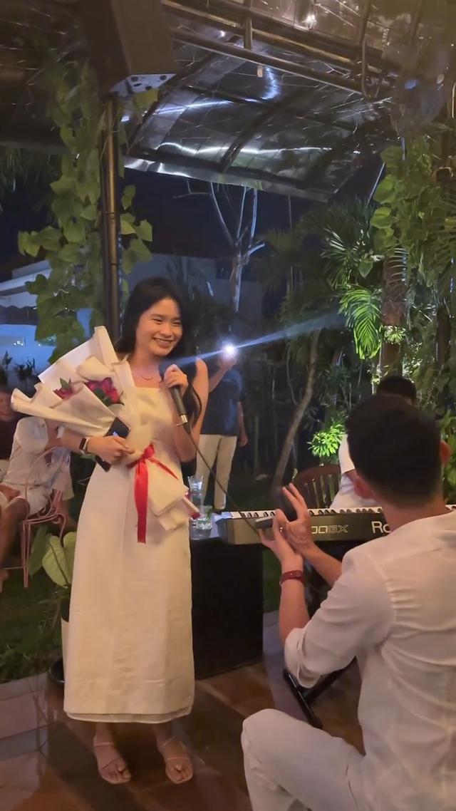 大馬女神林明禎見證三弟結婚！喜極而泣飲弟媳茶，林母美貌真驚艷