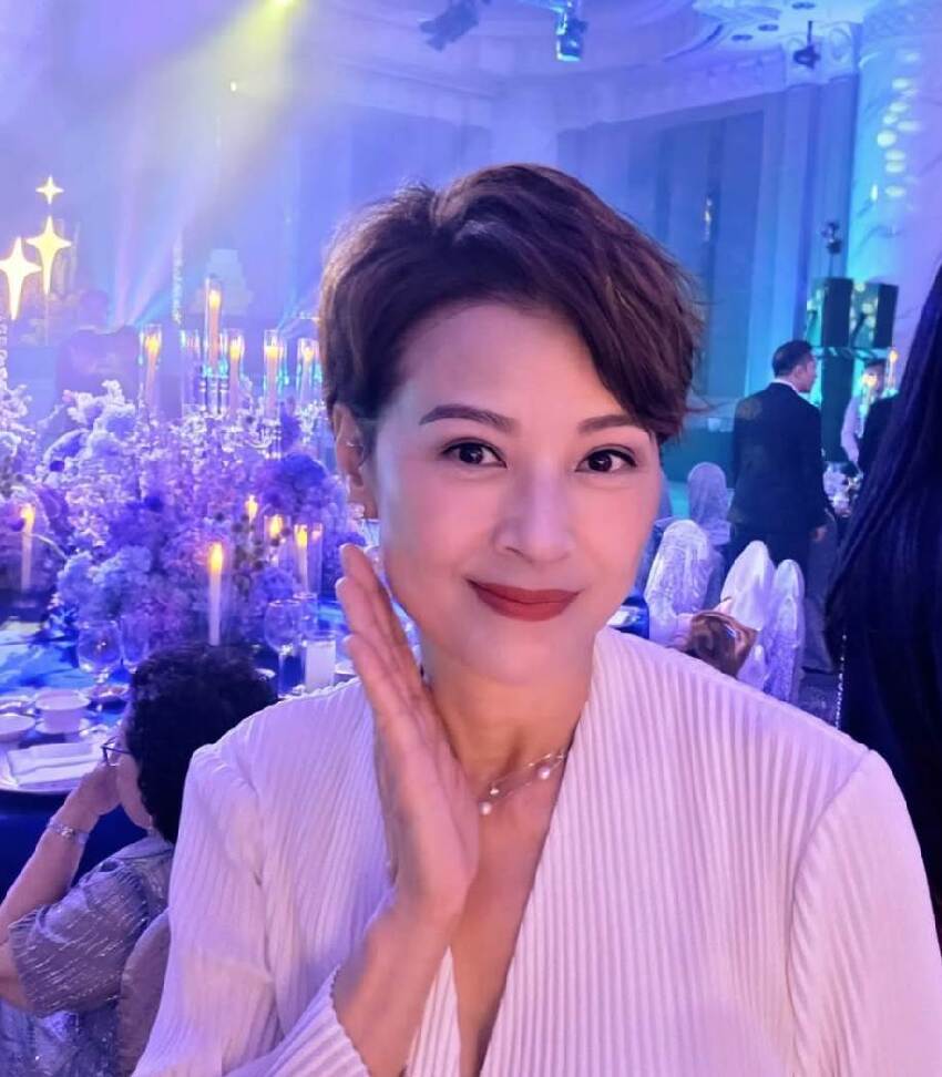 遭家暴出軌離婚20年！62歲八點檔女星「驚喜宣佈再婚」物件「竟是20年好友」