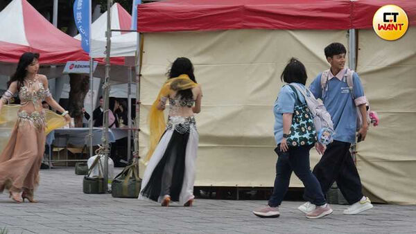 不倫風波7年！阿翔驚傳「悄搬7000萬豪宅」　Grace鬆口「身分證狀態改了」