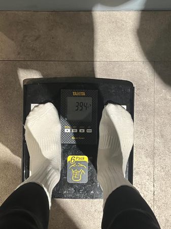 林襄暴瘦體重39.4KG！　認了胸部縮水「穿內衣空空的」