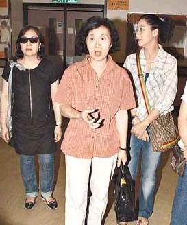 76歲老戲骨晚年凄涼，住養老院月領1.5萬救濟金，瘦54斤兒女不管