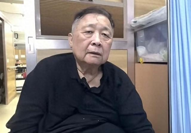 76歲老戲骨晚年凄涼，住養老院月領1.5萬救濟金，瘦54斤兒女不管