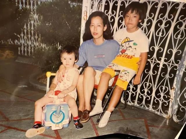 當年「替富商生3子」後狠甩對方!如今大兒子16歲、小兒子15歲「她美得令人屏息」:活成人生贏家